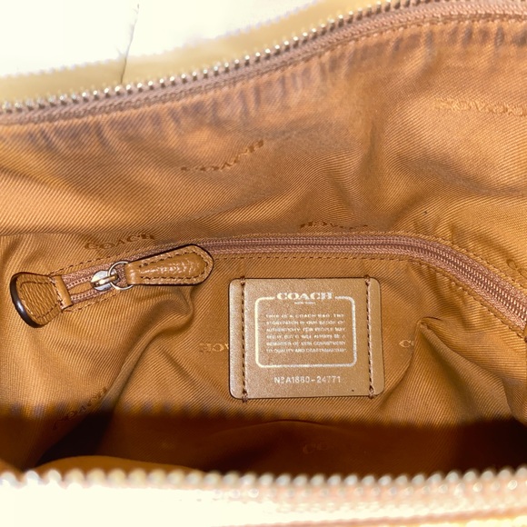 Coach purse - Picture 5 of 8